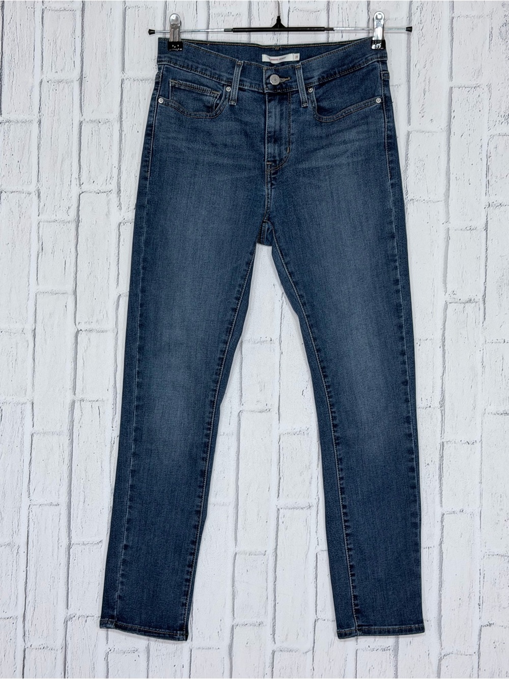 👖 Levi’s Slimming Skinny Jeans Dark Wash Stretch Denim Mid Rise - Picture 2 of 5